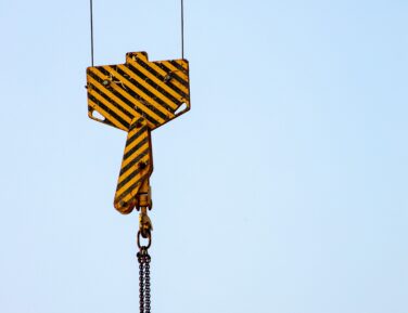 Verifiche trimestrali di funi e catene: norme di riferimento.
